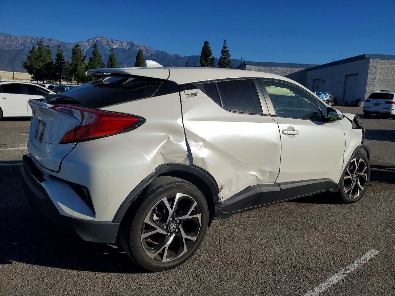 2021 Toyota C-Hr Xle - Фото 3