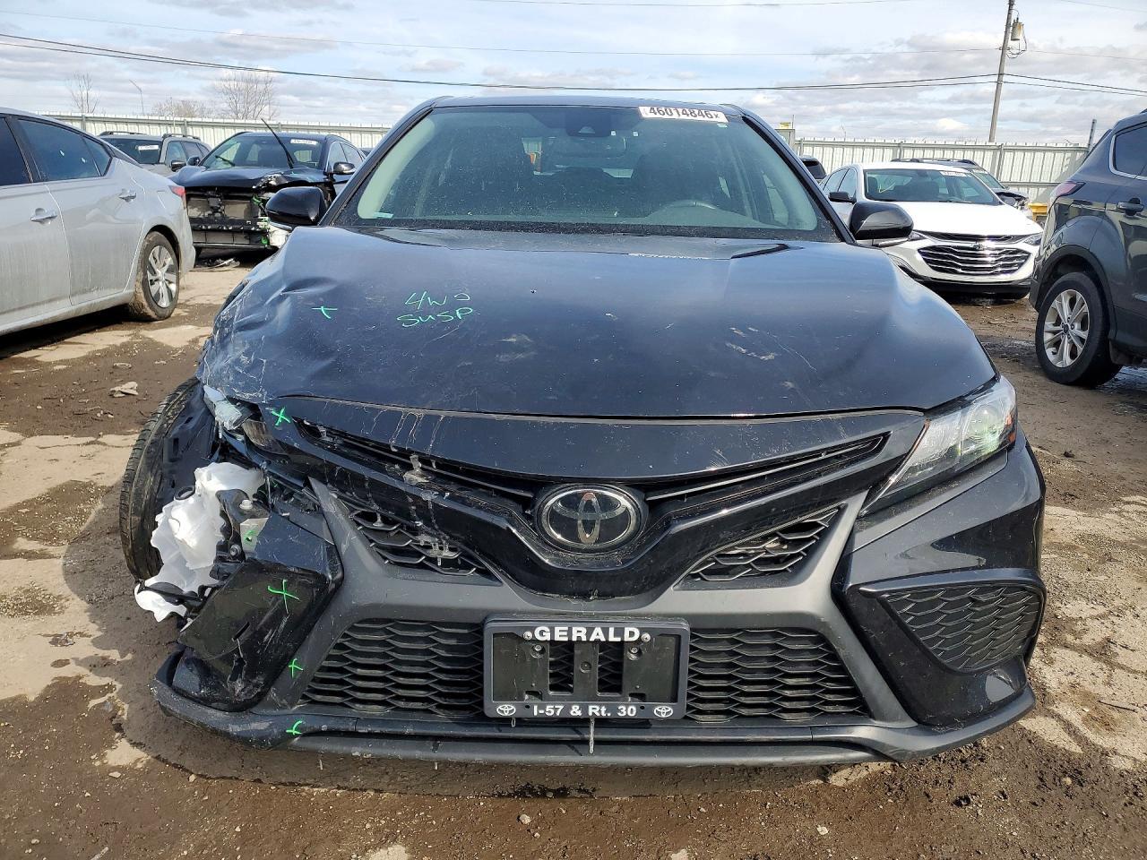 2022 Toyota Camry Se - Image 5