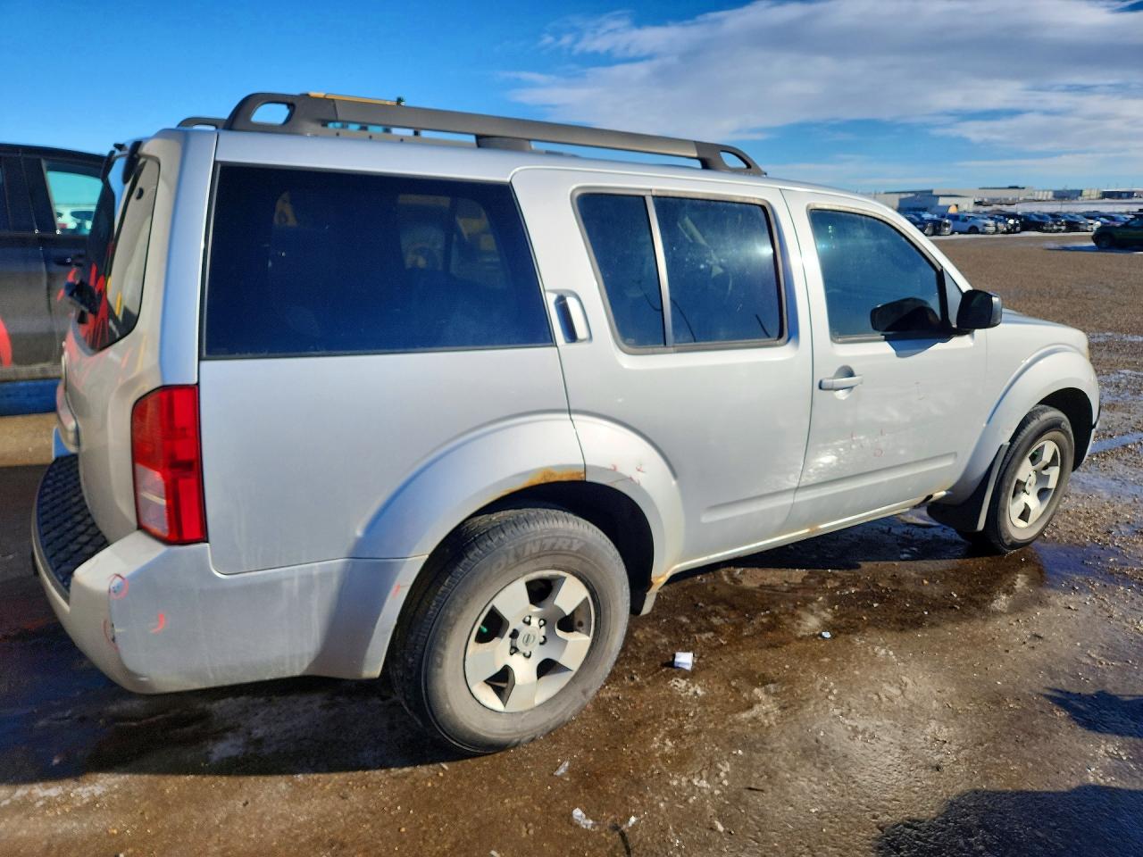 2010 Nissan Pathfinder S - Фото 3