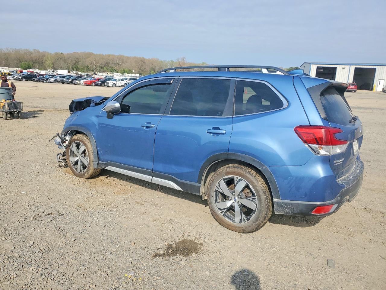 2020 Subaru Forester Touring - Фото 2