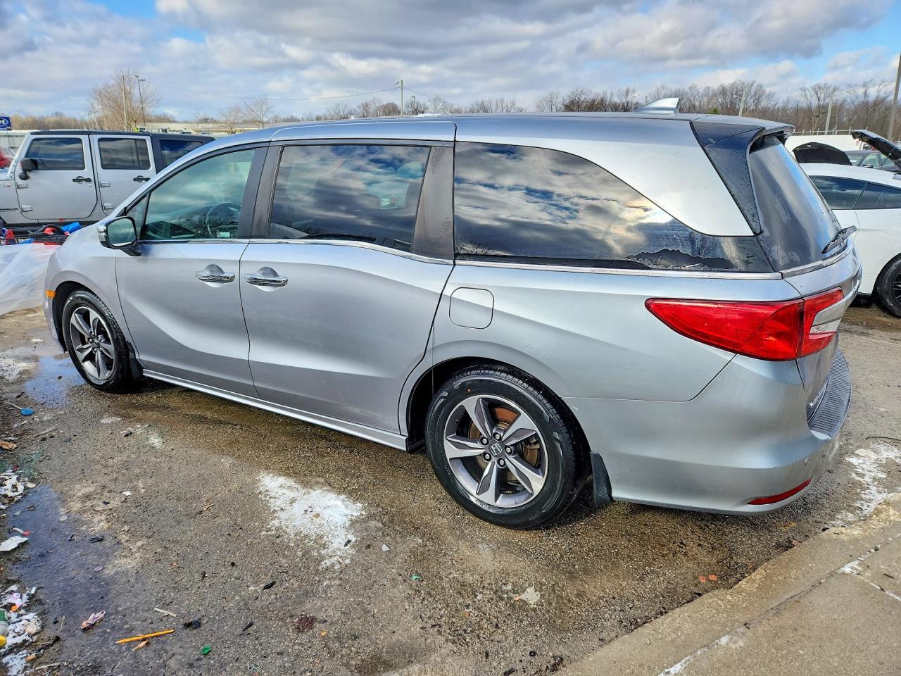 2018 Honda Odyssey Touring - Фото 2