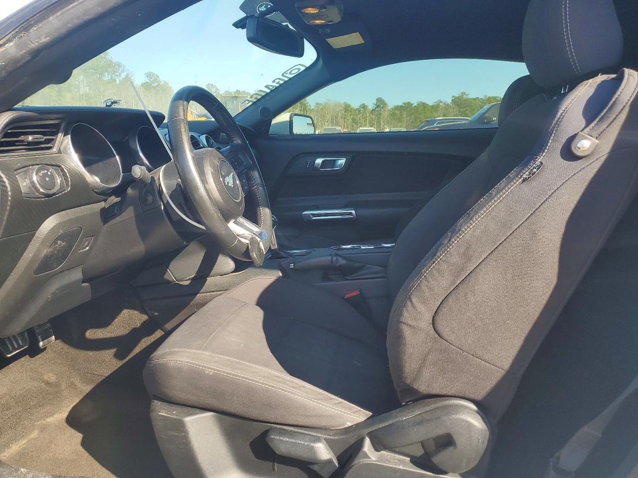2018 Ford Mustang - Image 7