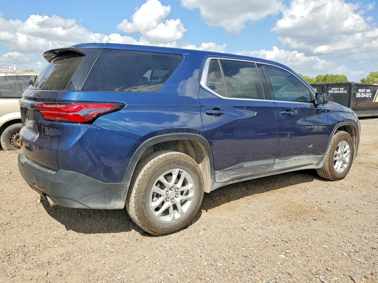 2023 Chevrolet Traverse Ls - Фото 3