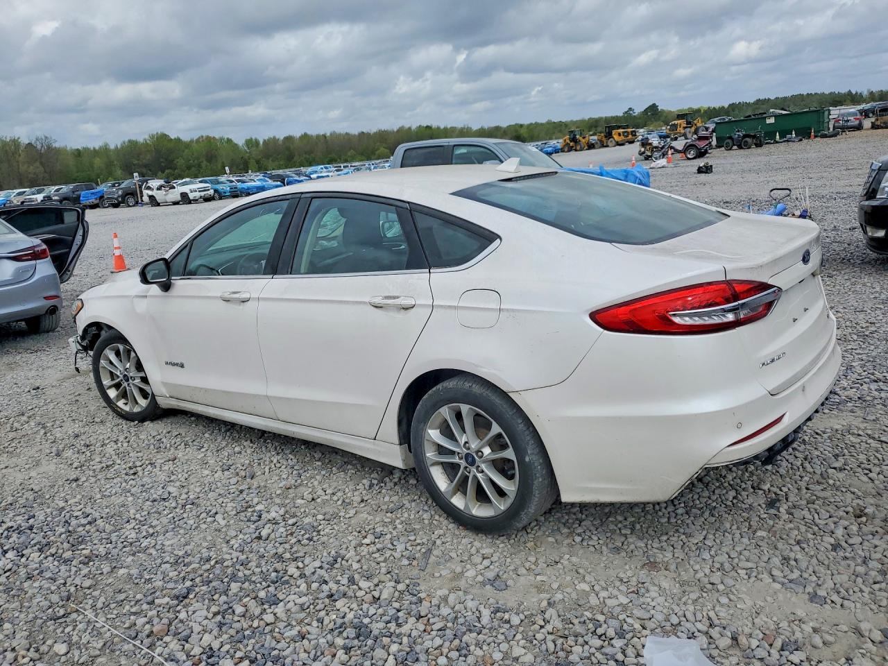 2019 Ford Fusion Se - Фото 2