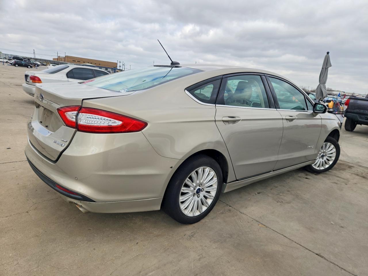 2015 Ford Fusion Se Hybrid - Image 3