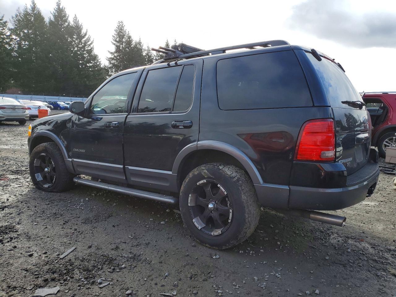 2004 Ford Explorer Xlt - Image 2