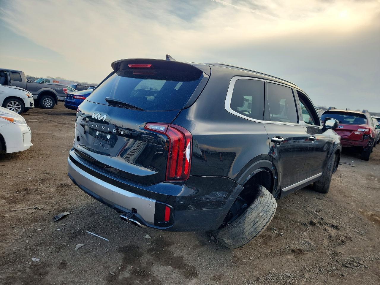 2025 Kia Telluride S - Image 3