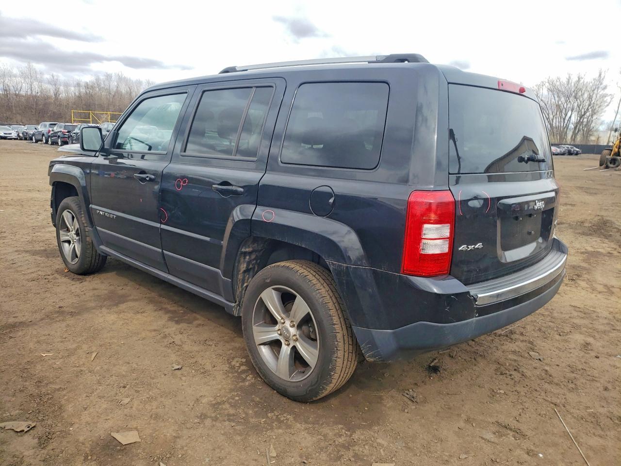 2016 Jeep Patriot Latitude - Фото 2