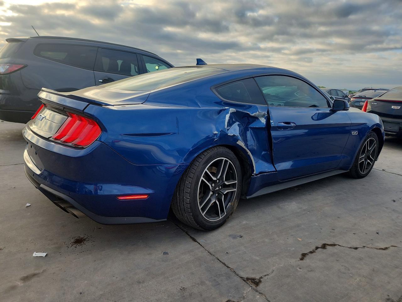 2022 Ford Mustang Gt - Фото 3