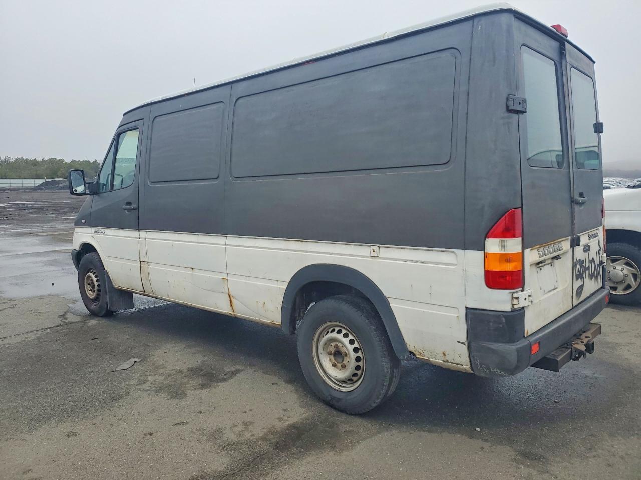 2006 Dodge Sprinter 2500 Delivery Van - Image 2