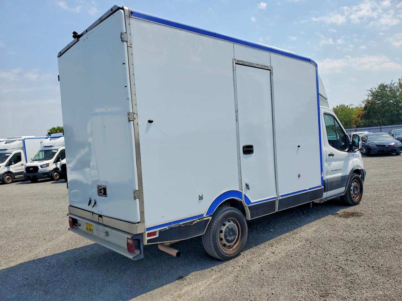 2020 Ford Transit Delivery Truck - Image 3