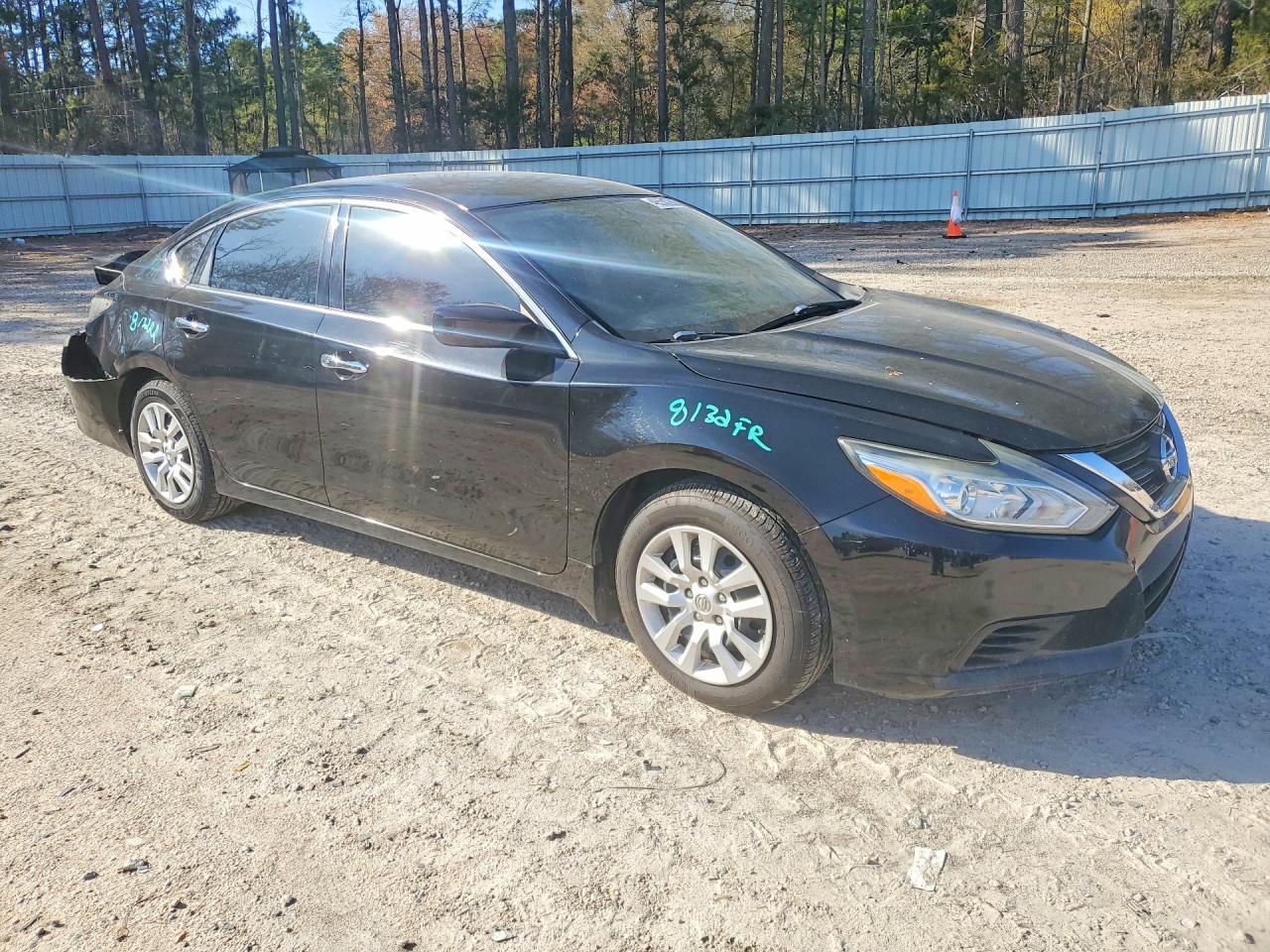2016 Nissan Altima 2.5 S - Фото 4