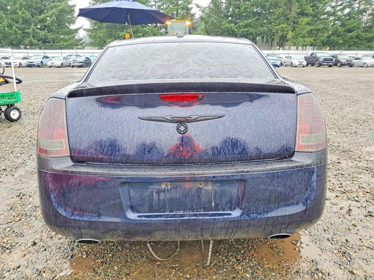 2012 Chrysler 300 - Image 6