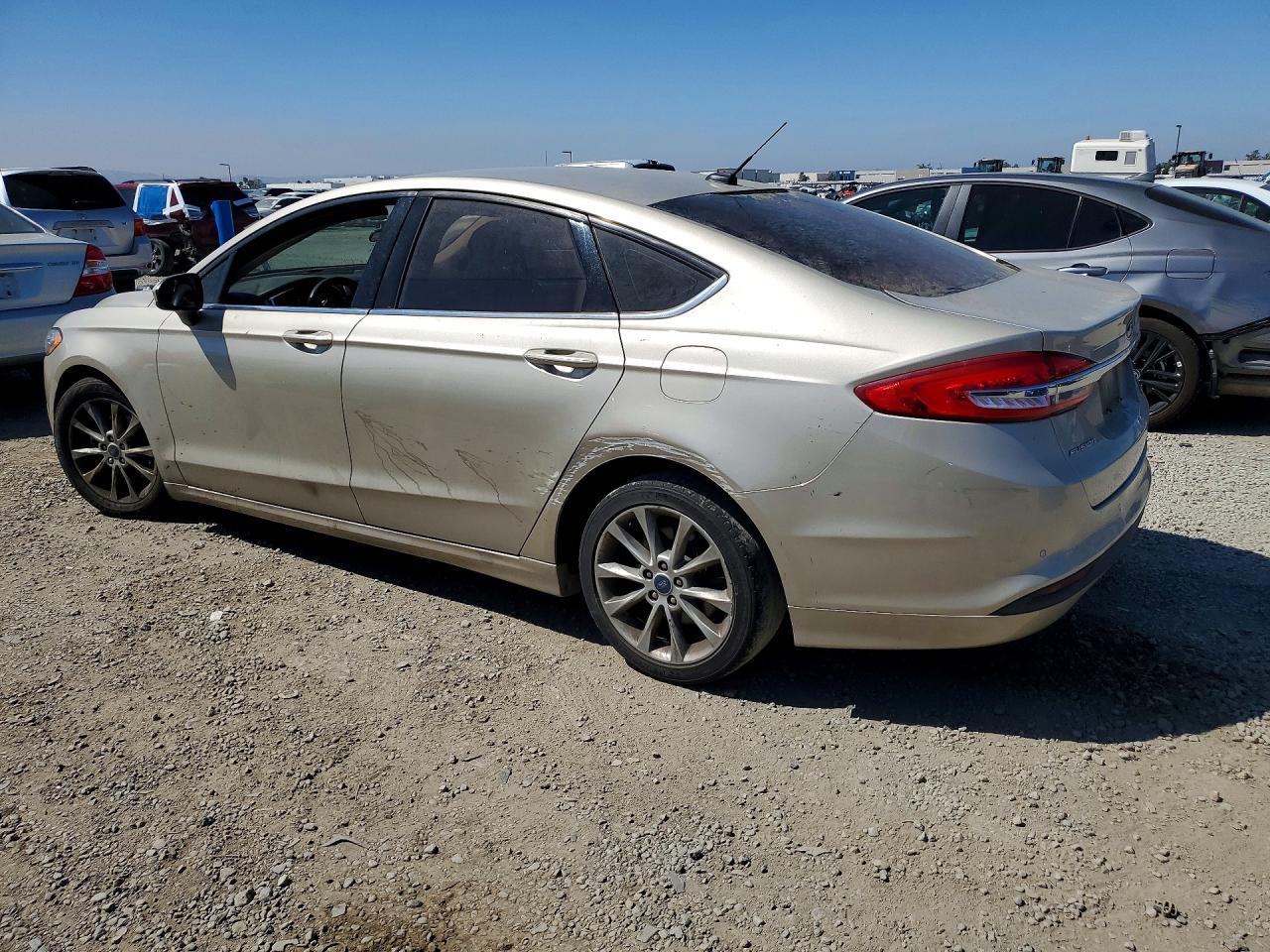 2017 Ford Fusion Se - Фото 2