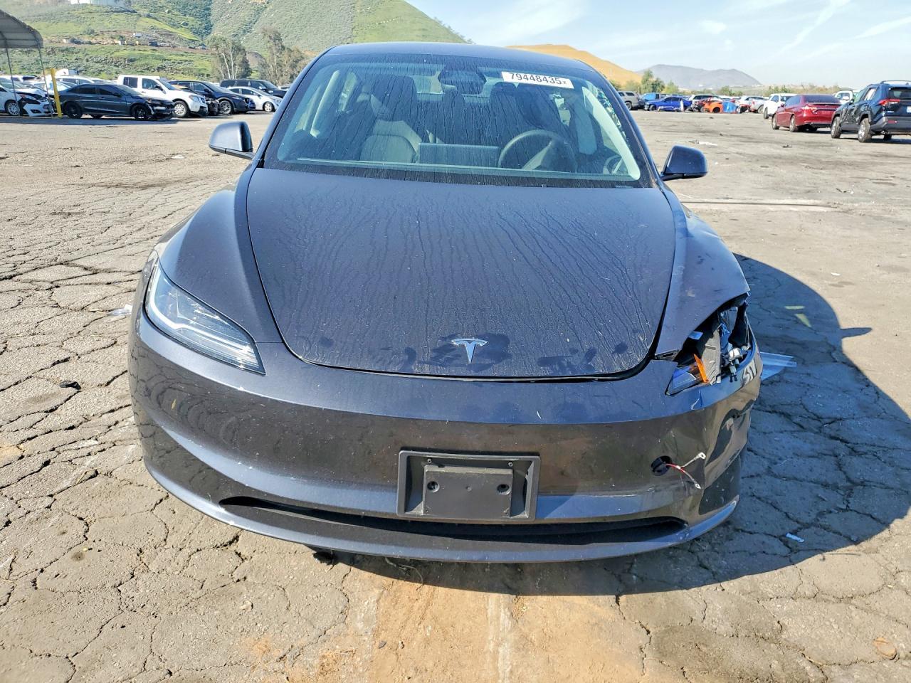 2025 Tesla Model 3 - Фото 5