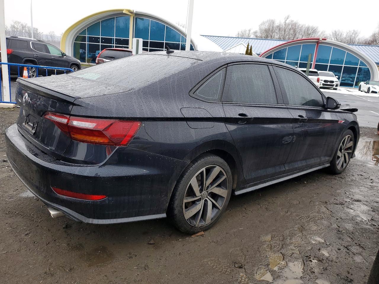 2019 Volkswagen Jetta Gli - Image 3