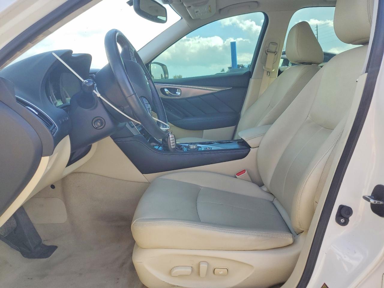 2016 Infiniti Q50 3.0T Premium - Image 7