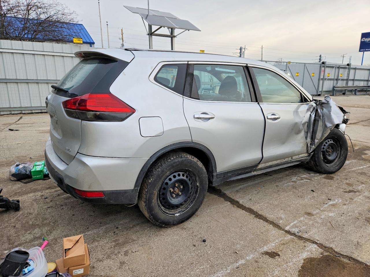 2017 Nissan Rogue S - Image 3