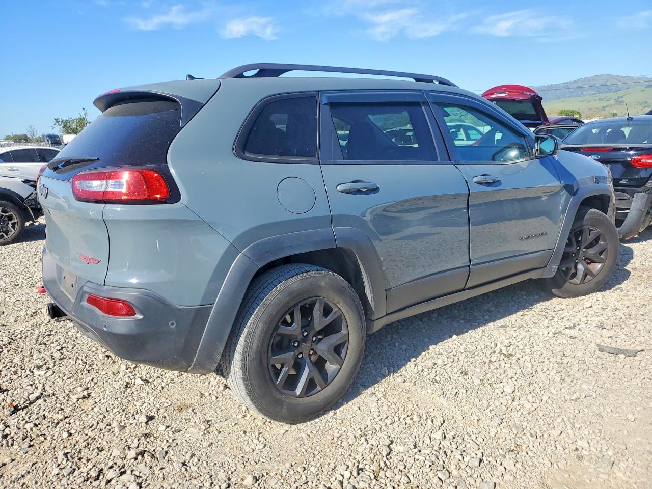 2014 Jeep Cherokee Trailhawk - Image 3