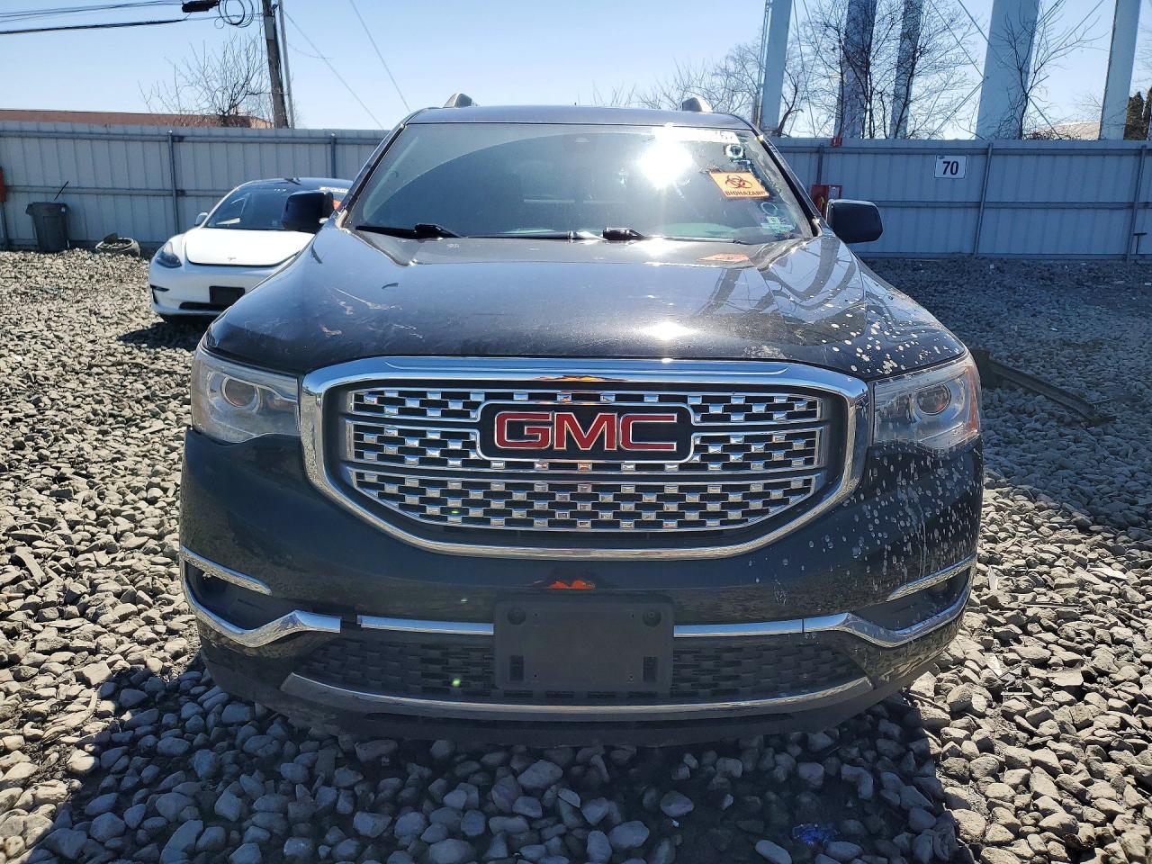 2017 GMC Acadia Denali - Image 5