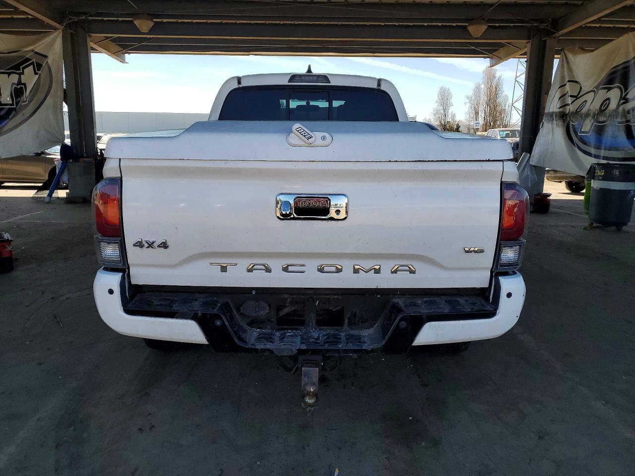 2016 Toyota Tacoma Trd Sport - Image 6
