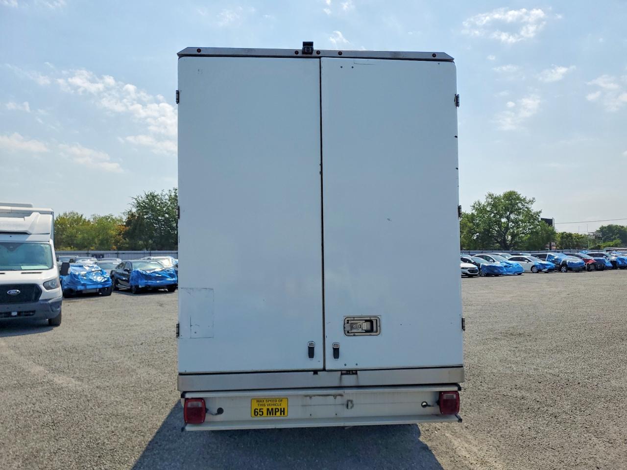 2020 Ford Transit Delivery Truck - Image 6