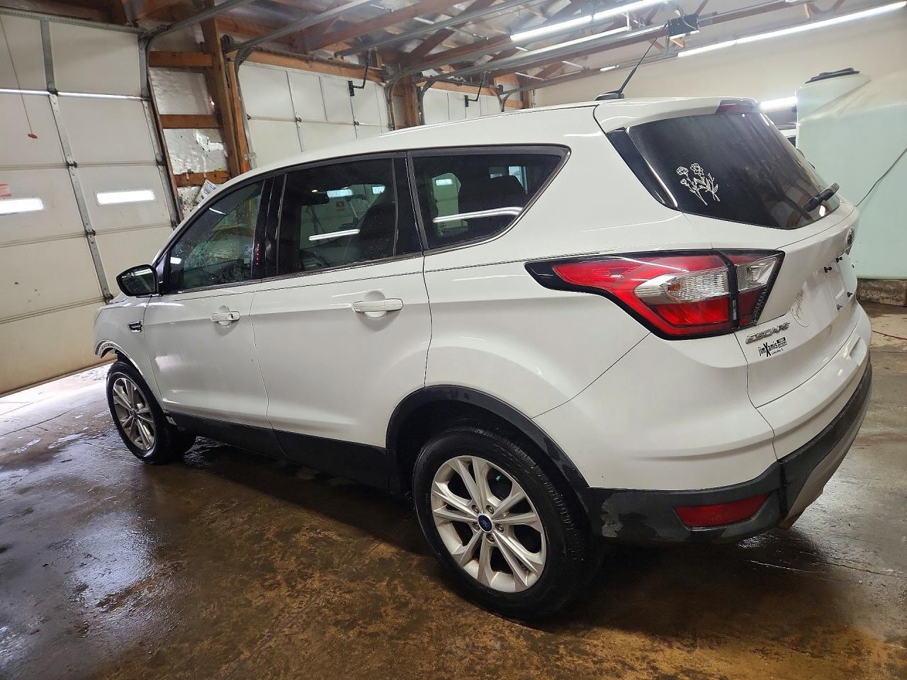 2017 Ford Escape Se - Image 2