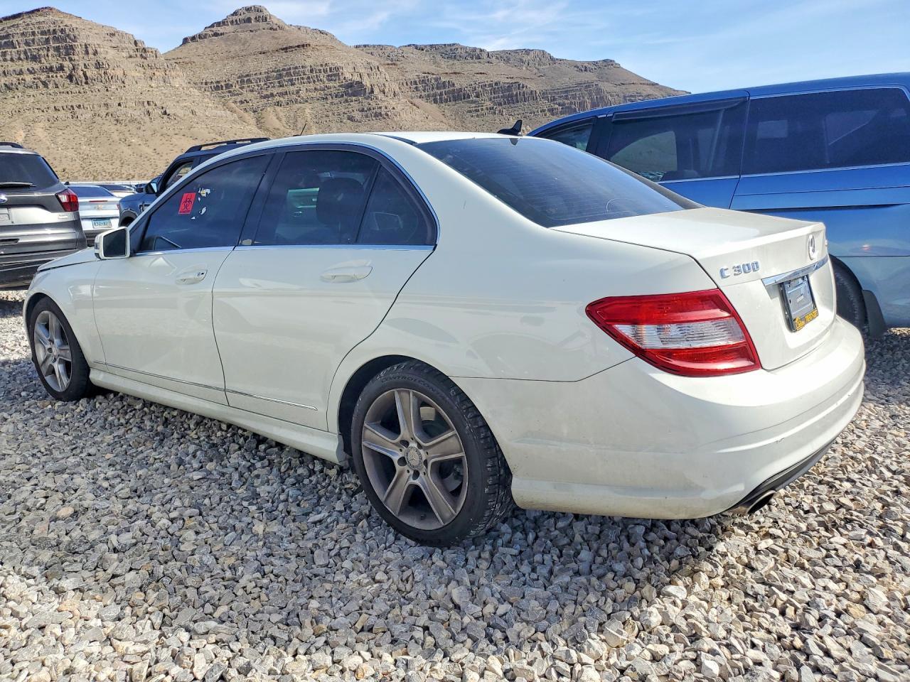2011 Mercedes-Benz C 300 4Matic - Фото 2