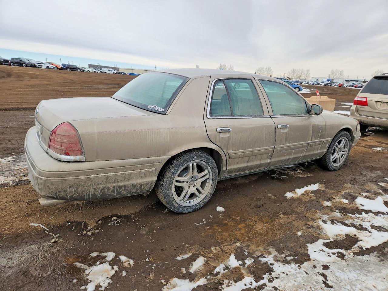 2004 Ford Crown Victoria Unknown - Image 3