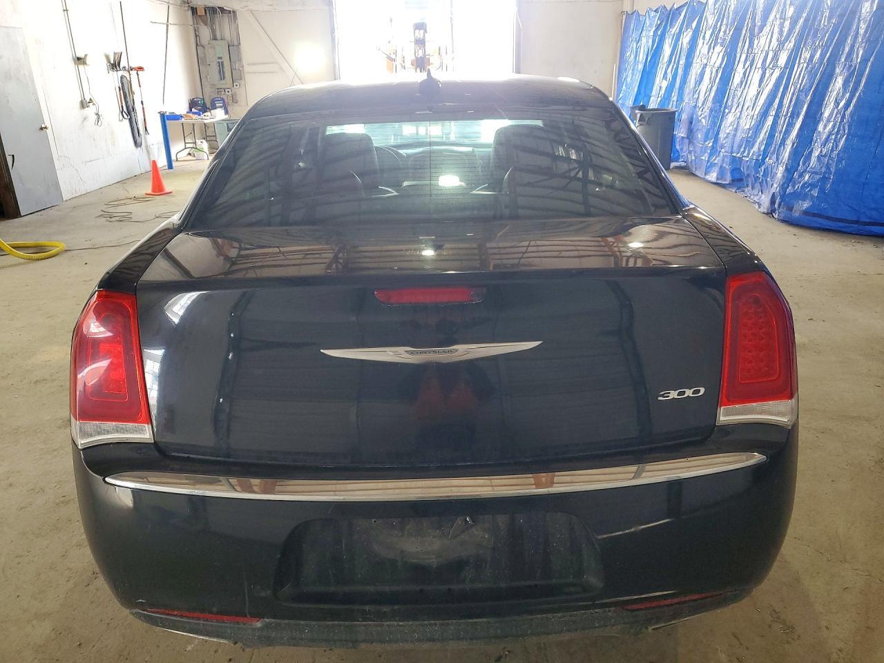2015 Chrysler 300 Limited - Image 6