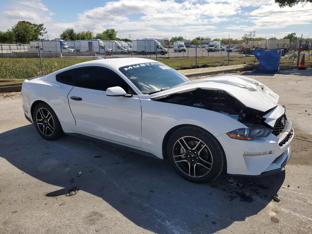 2021 Ford Mustang - Фото 4