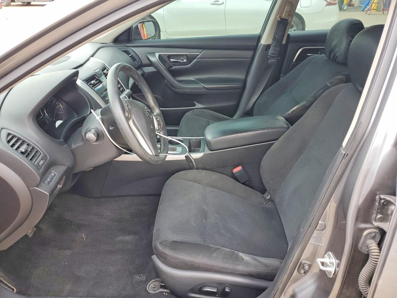 2015 Nissan Altima 2.5 S - Image 7