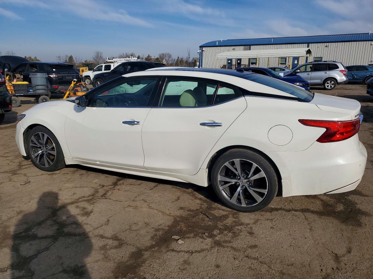 2016 Nissan Maxima Platinum - Image 2