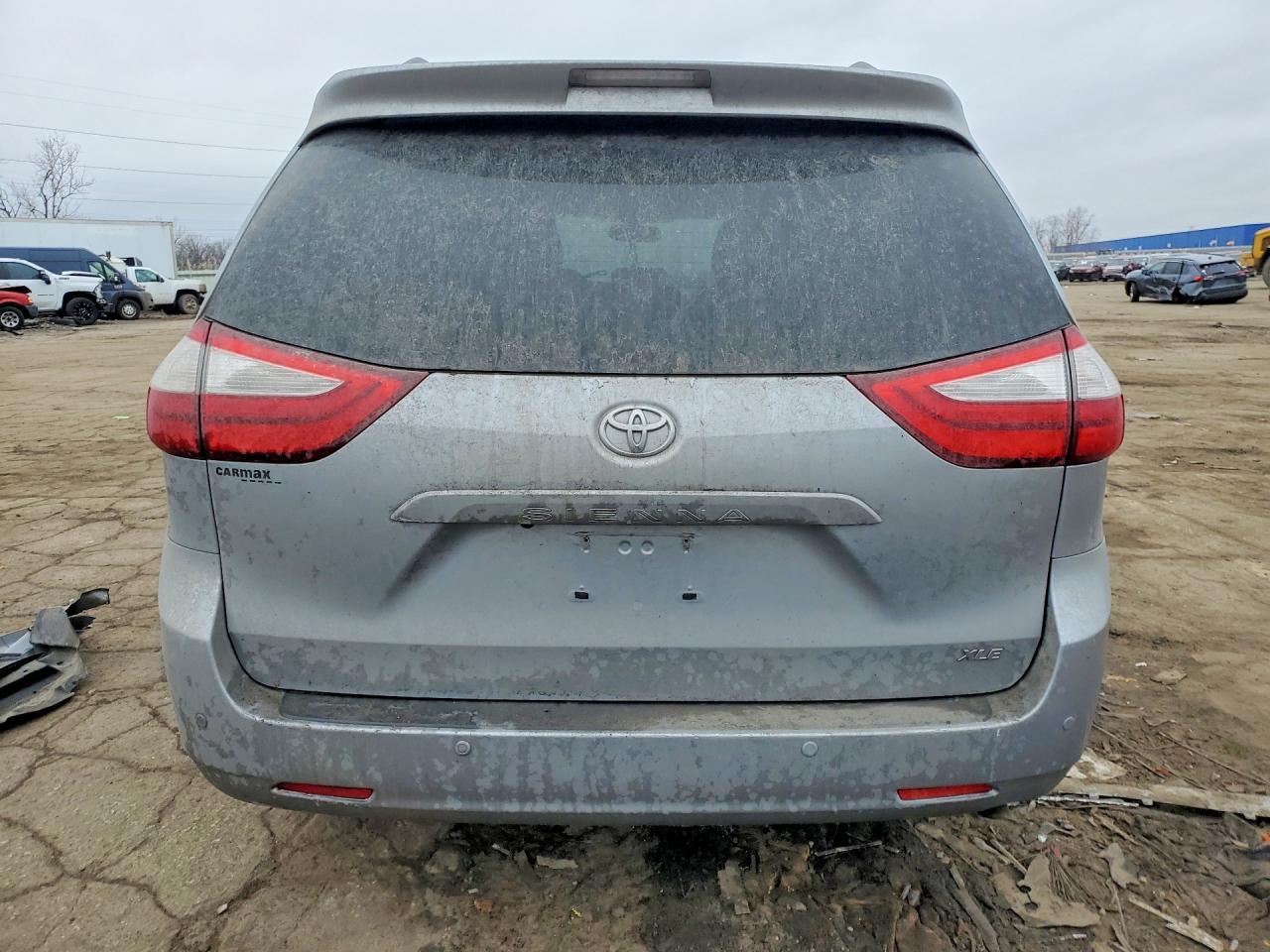 2016 Toyota Sienna Xle 8-Passenger - Image 6