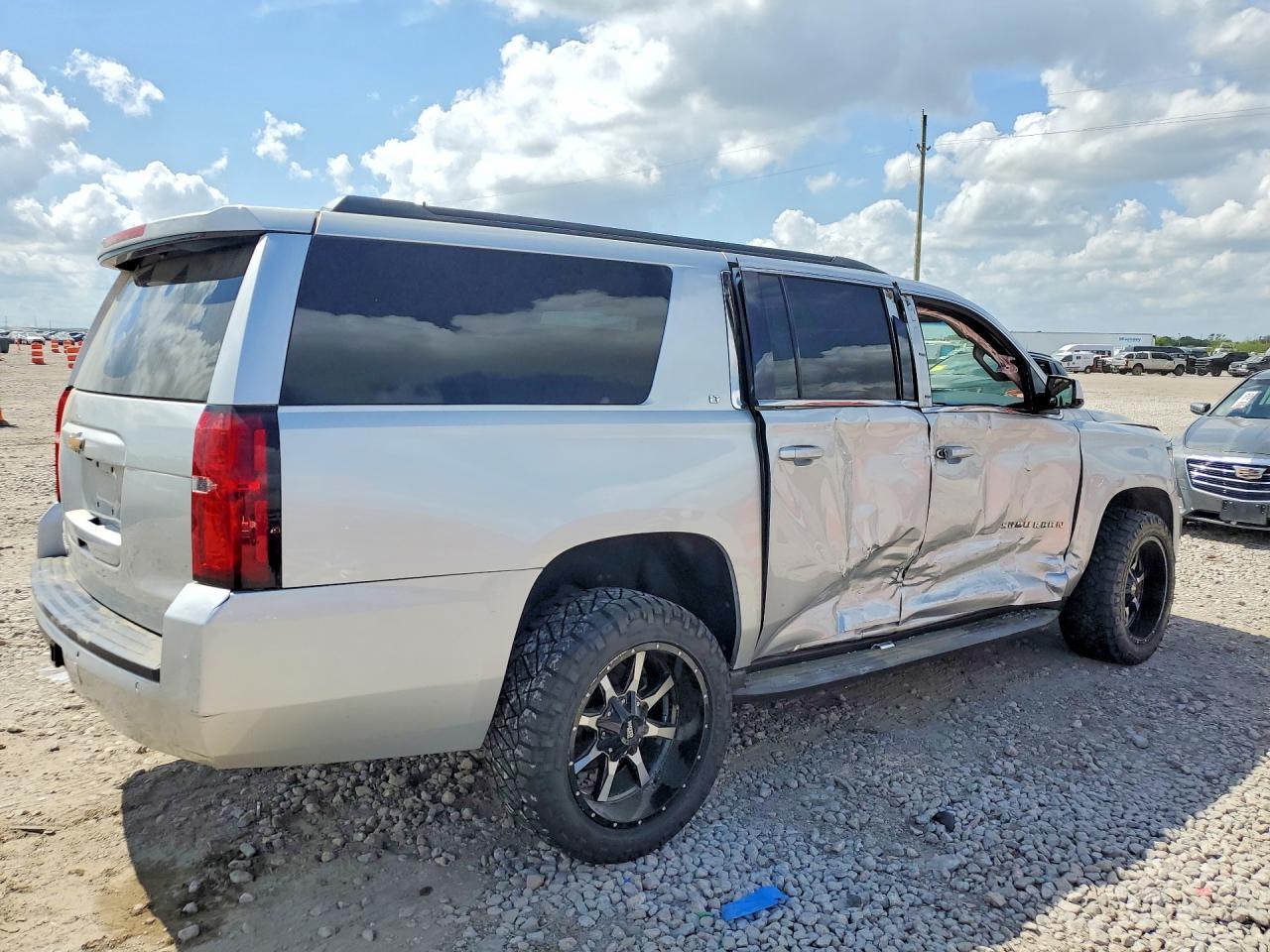 2020 Chevrolet Suburban K1500 Lt - Фото 3