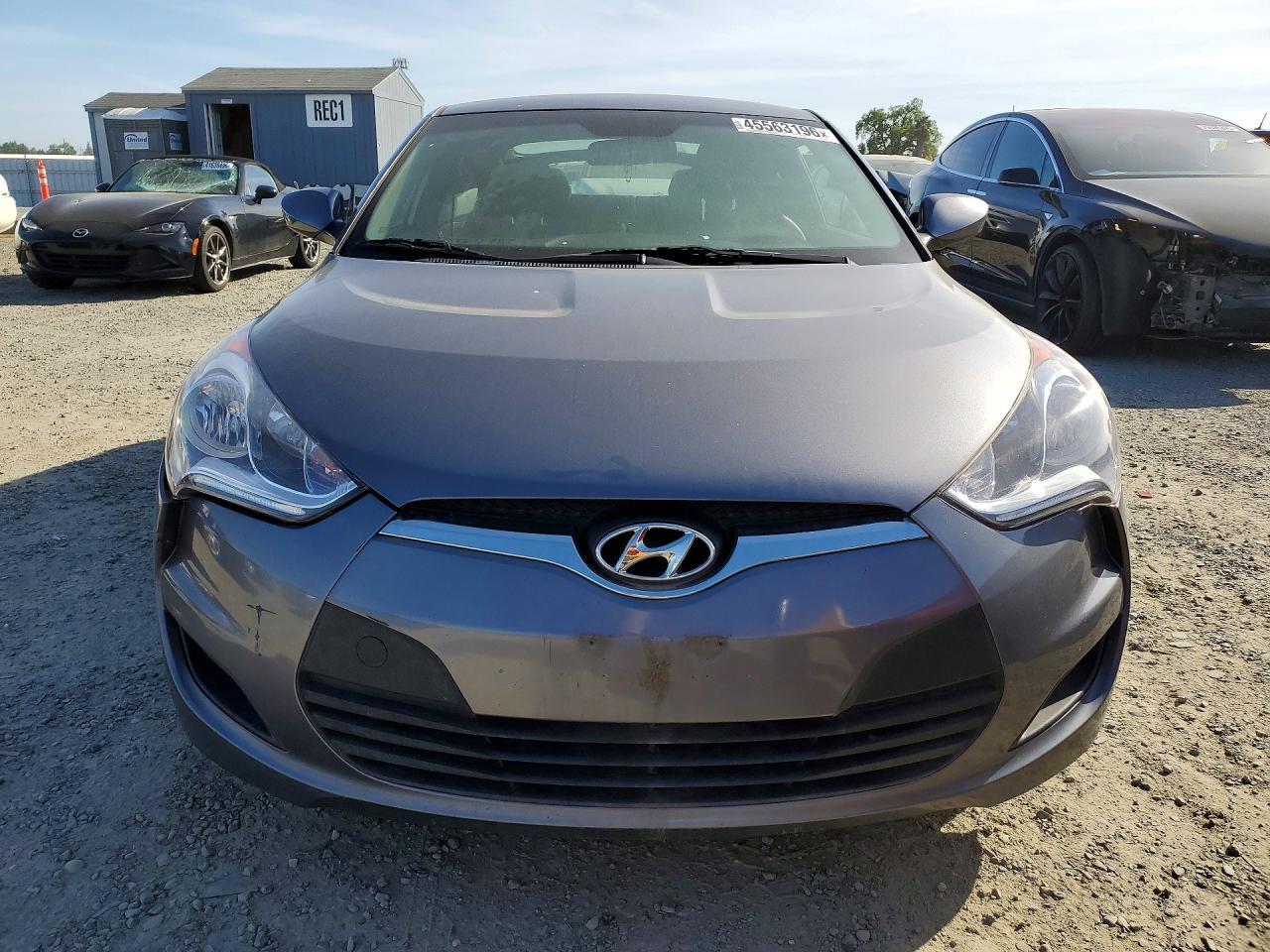 2016 Hyundai Veloster Base - Фото 5