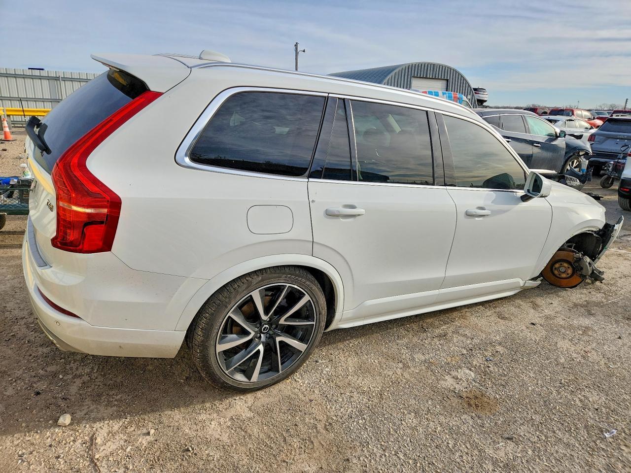 2020 Volvo Xc90 T6 Momentum - Image 3
