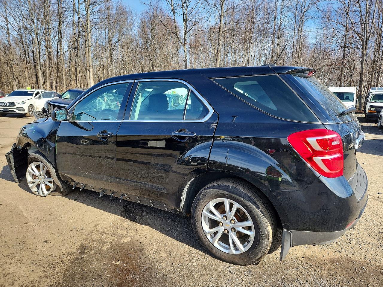2017 Chevrolet Equinox Ls - Image 2