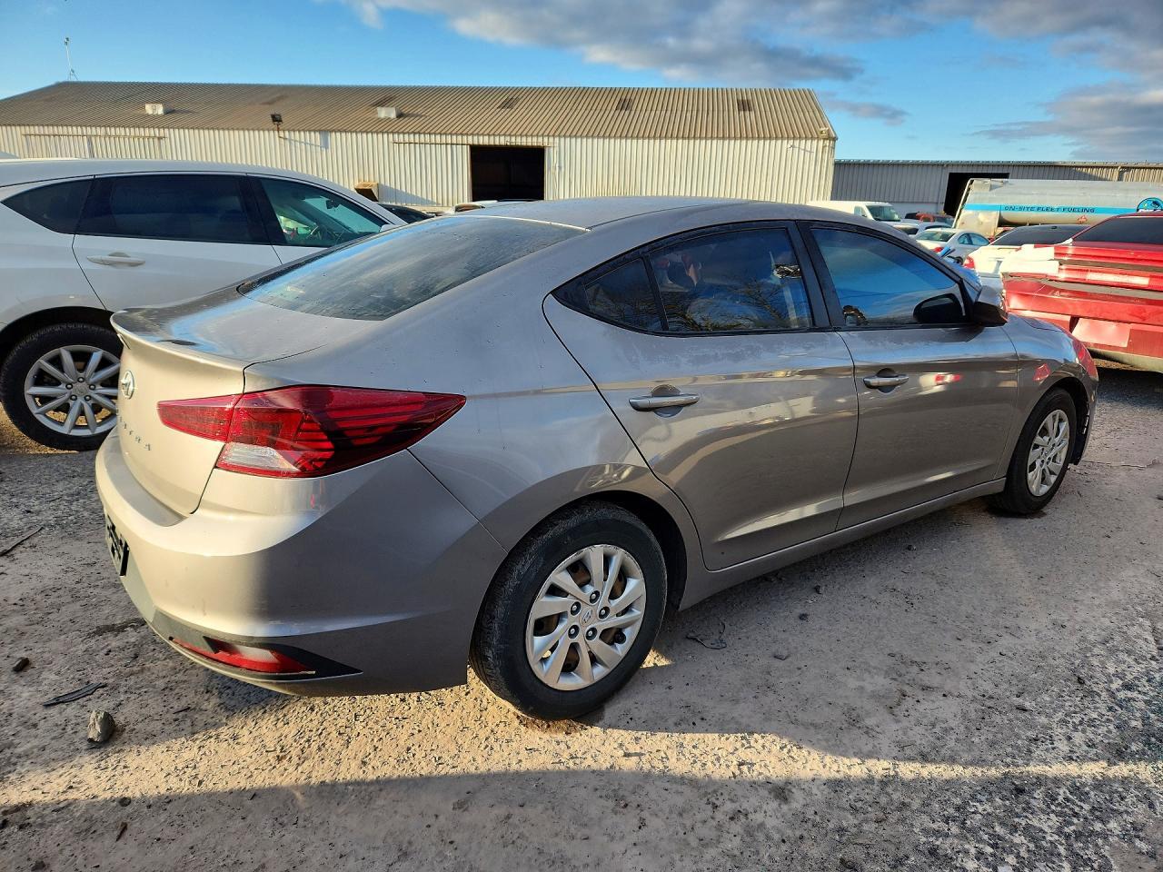 2020 Hyundai Elantra Se - Image 3