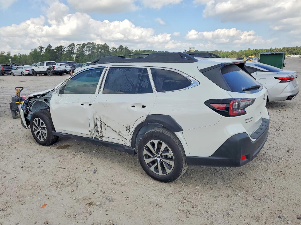 2025 Subaru Outback Premium - Фото 2