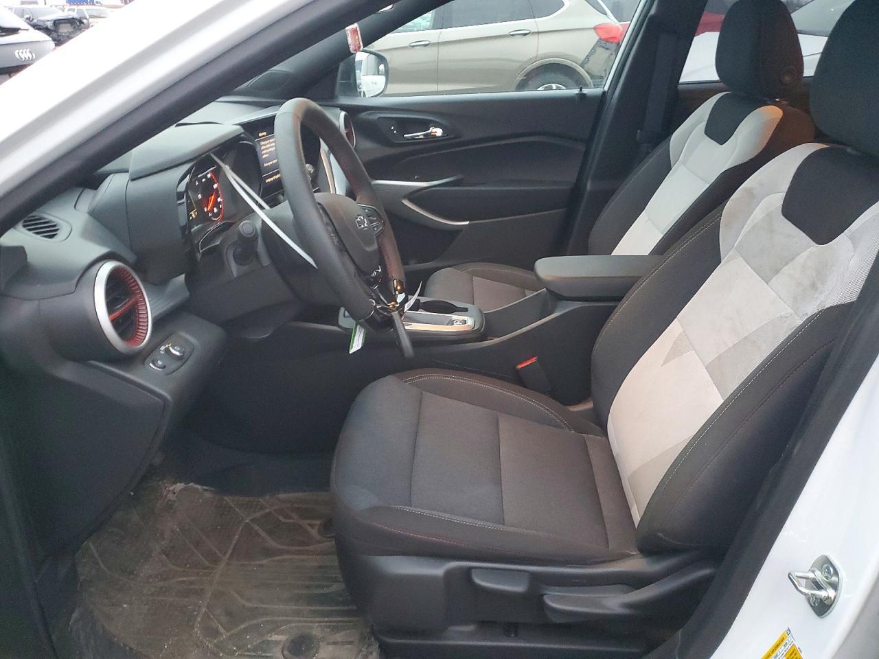 2025 Chevrolet Trax 1Rs - Фото 7