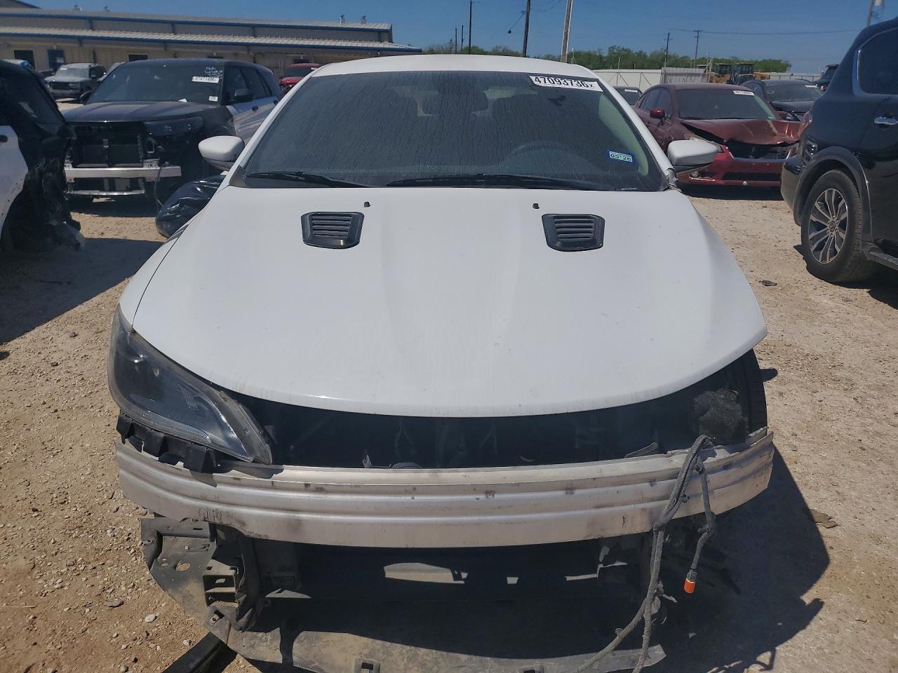 2015 Chrysler 200 Limited - Image 5