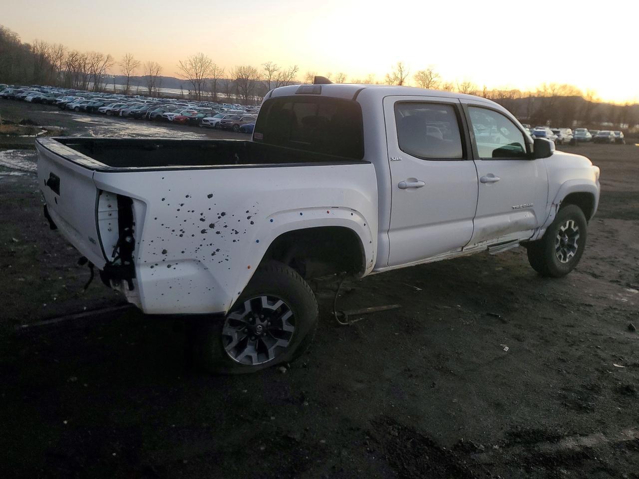 2021 Toyota Tacoma Sr5 V6 - Фото 3