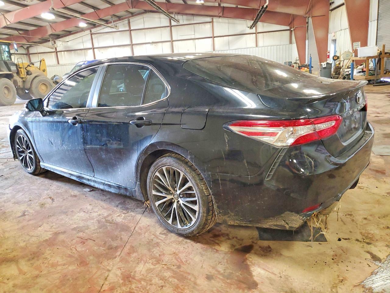 2018 Toyota Camry Se - Фото 2