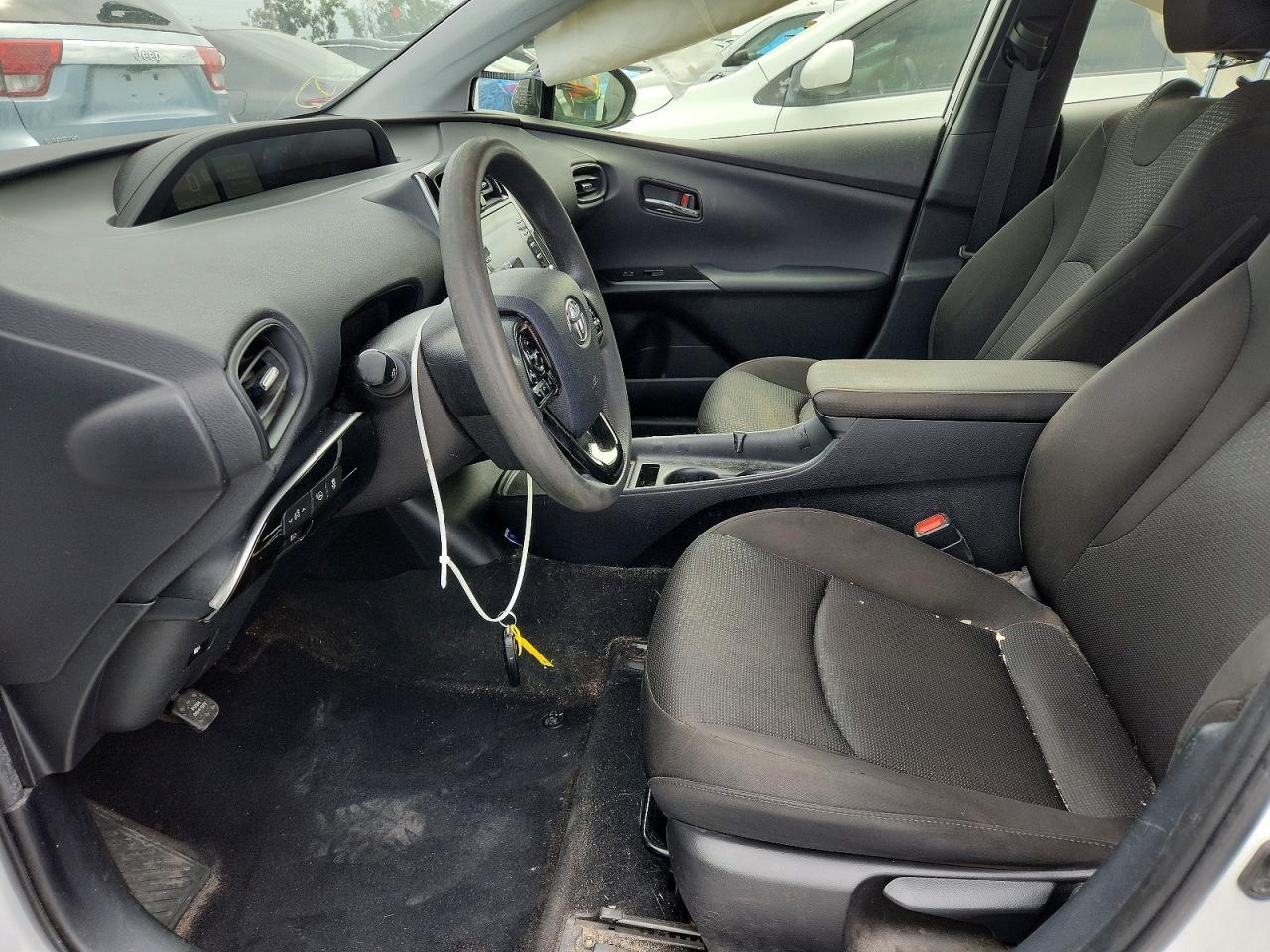 2022 Toyota Prius Le - Фото 7