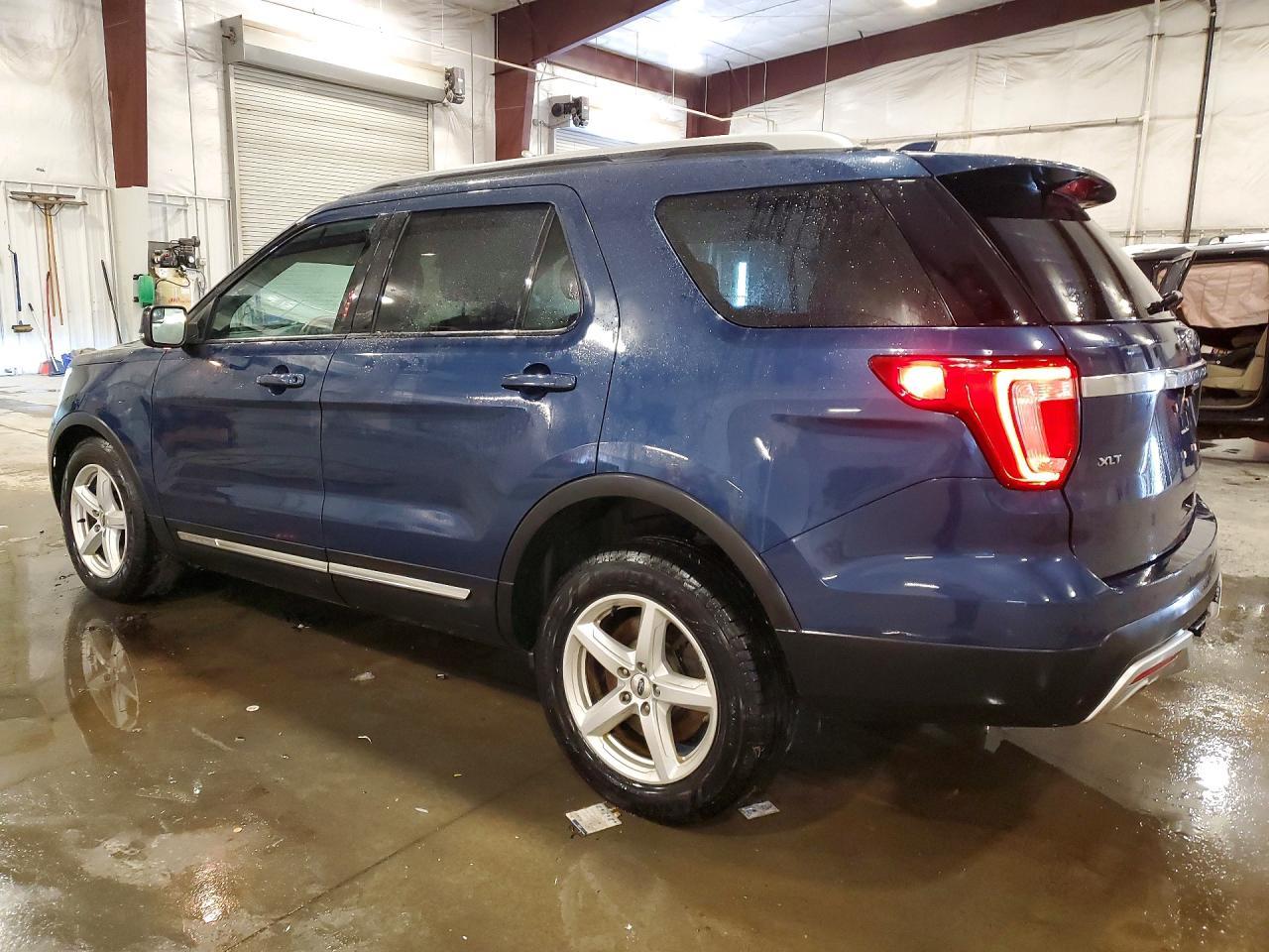 2016 Ford Explorer Xlt - Фото 2