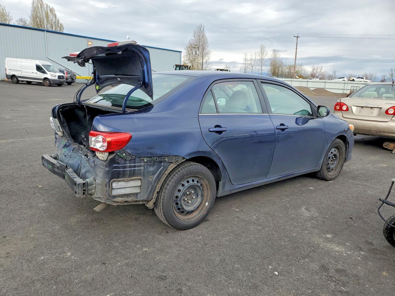 2013 Toyota Corolla Le - Image 3