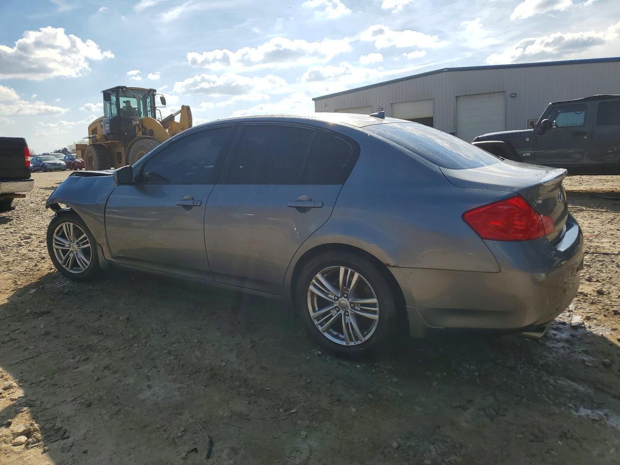 2010 Infiniti G37 Sedan X - Фото 2