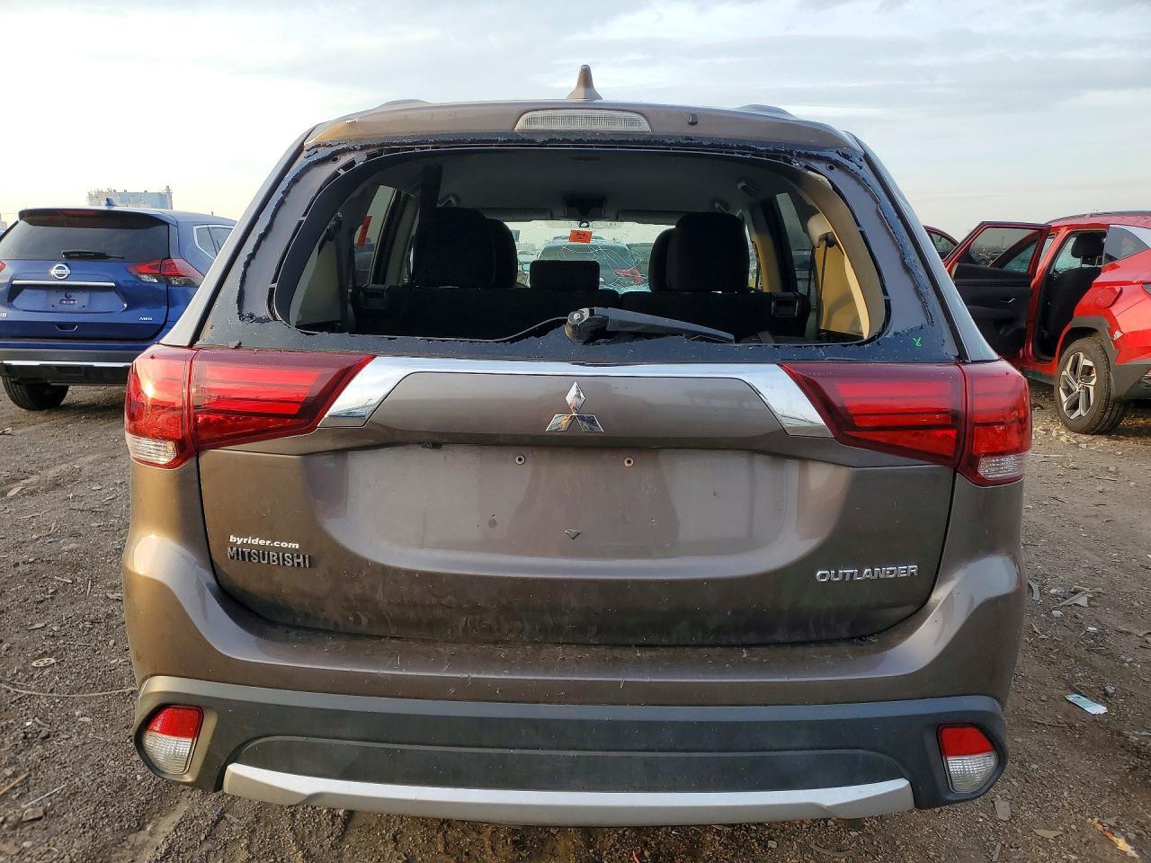2018 Mitsubishi Outlander Se - Image 6