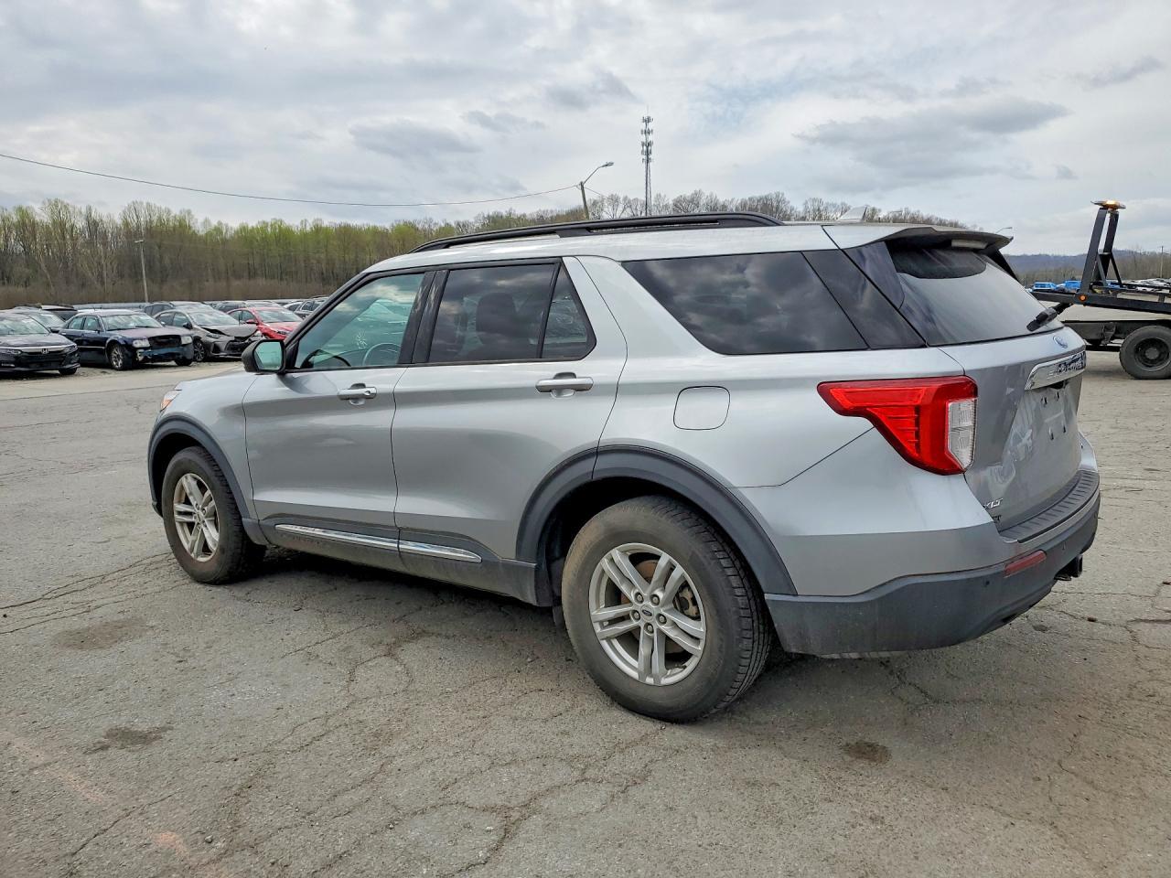 2020 Ford Explorer Xlt - Image 2